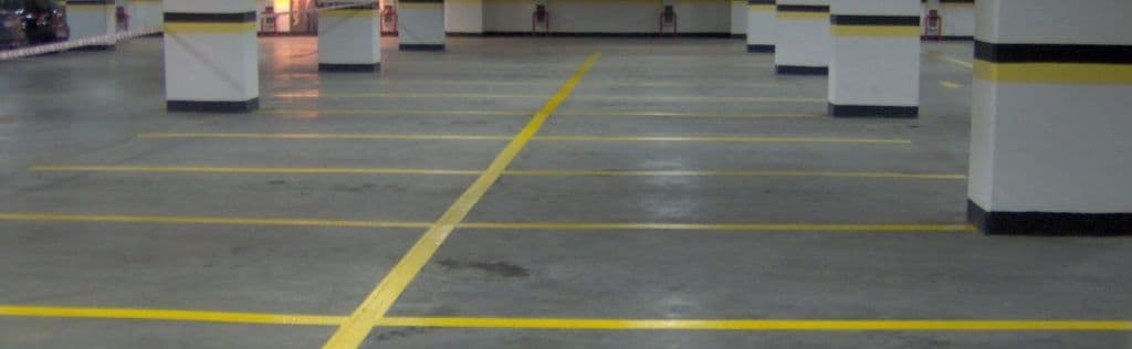 Elkészült ipari betonpadló egy mélygarázsban