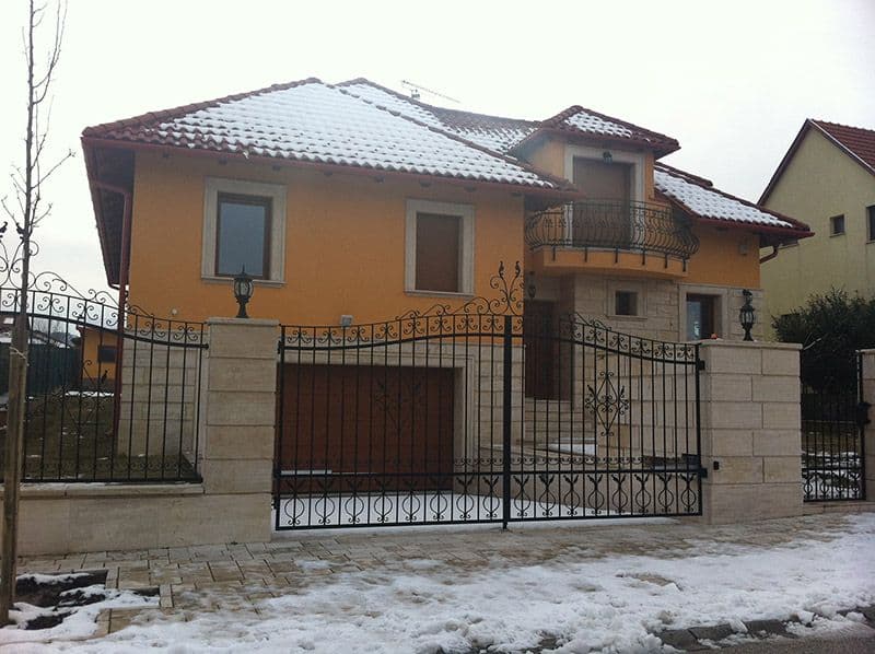 Kortárs családi ház estrich betonozási referenciája